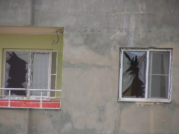 Viranşehir'de zırhlı polis aracının geçişinde patlama