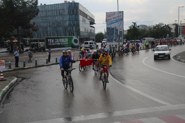 Pedal çevirerek teröre tepki gösterdiler