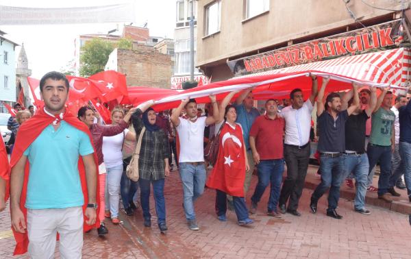 Sinop’ta şehitlere saygı ve teröre tepki yürüyüşü