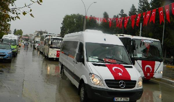 Karamürsel'de 700 araçlık 'Şehitlere Saygı' konvoyu