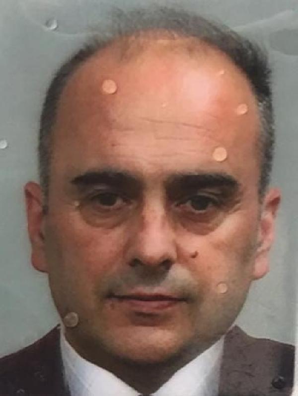 Otomobiller kafa kafaya çarpıştı: 1 ölü, 2 yaralı