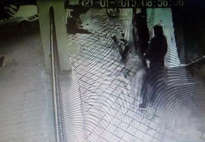 Alkollü sürücü 3 takla atıp, kaldırımdaki öğrenciye çarptı