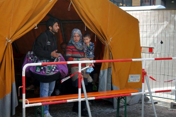Münih’e sadece hafta sonu 15 bine yakın mülteci geldi