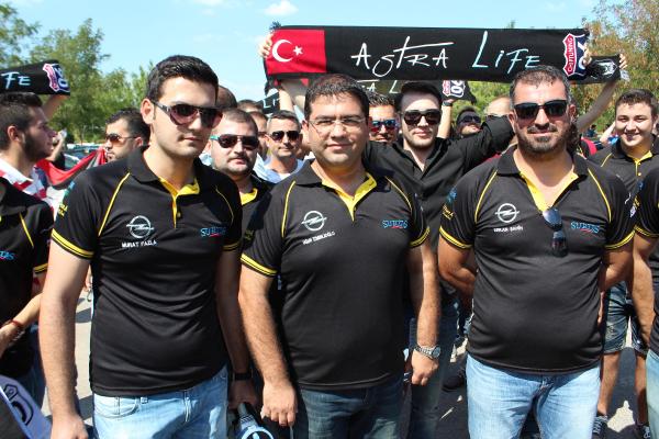 Terörü lanetleyip, şehitler için lokma dağıttılar
