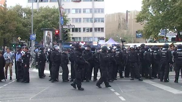 Berlin'de gergin dakikalar