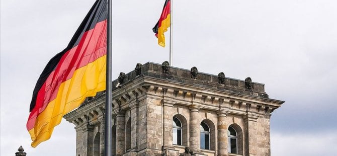 Almanya, 2 diplomatı istenmeyen adam ilan etti