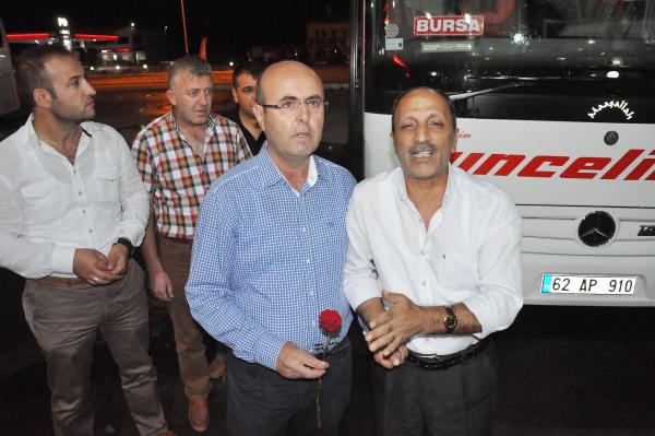 Doğu ve Güneydoğu'ya giden yolculara karanfil ve çikolata