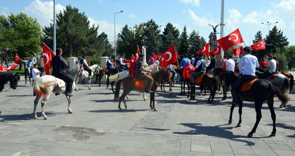 Teröre atlı protesto