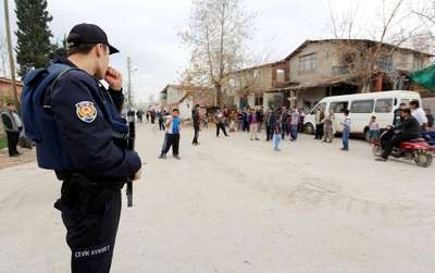 Antalya'da 500 polisle uyuşturucu operasyonu (2) - Yeniden