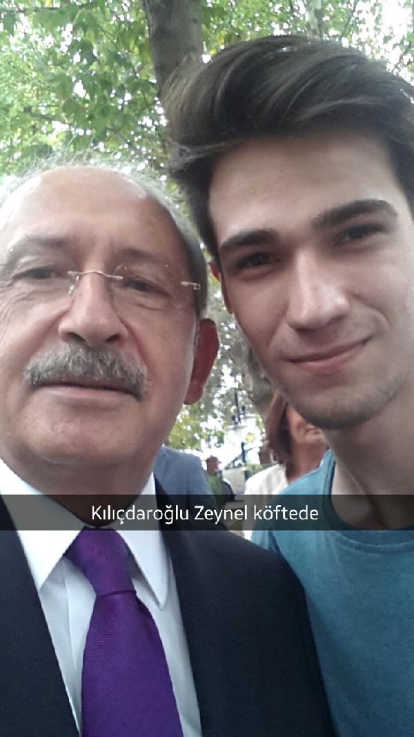Kılıçdaroğlu selfie çekerken elleri titreyen hayranına böyle yardım etti