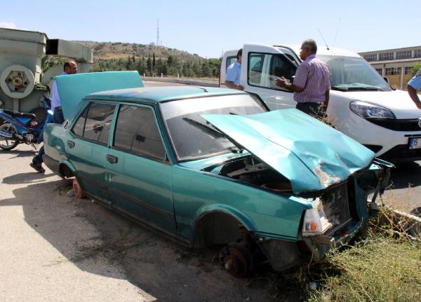 Tamir edilmeyi bekleyen otomobili soydular