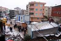 TOPRAK KAYMASI SONUCU KONTEYNER DEVRİLDİ, 1 İŞÇİ ÖLÜ