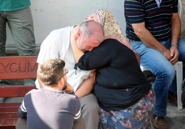Şehit polisin Zonguldak'taki baba evine ateş düştü