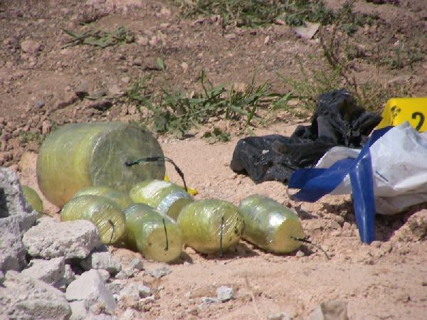 Viranşehir'de çöp konteynerinda bomba bulundu