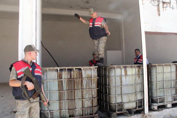Şanlıurfa’da ham petrol hırsızlığına 8 gözaltı