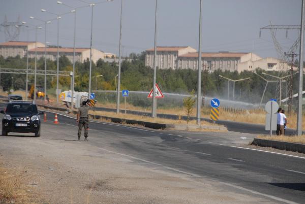 Diyarbakır'da Özel Harekat Şube Müdürlüğü'ndeki patlama heyecan yarattı (2)