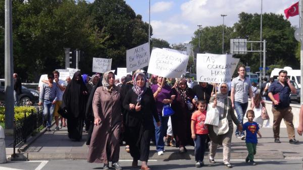 Kadınlar toz bezleriyle isyan etti: Tozdan ölmek istemiyoruz
