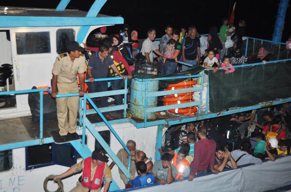 Manavgat’ta deniz yoluyla İtalya'ya gitmek isteyen 260 Suriyeli yakalandı
