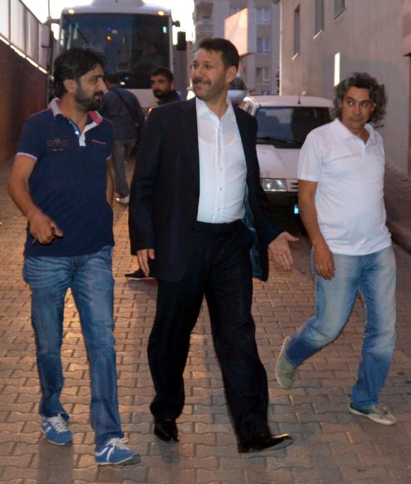 Kayseri’de gözaltına alınan işadamı ve üniversite görevlileri sağlık kontrolünden geçti