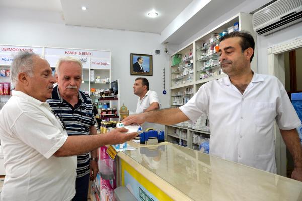 Görme engelliler için ilaç kutusunda kabartma yazı