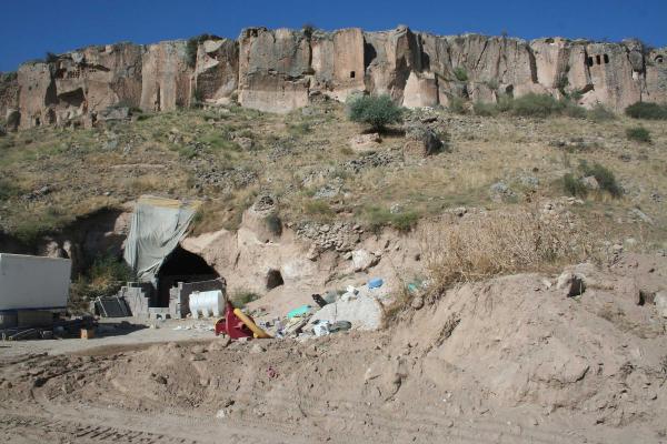 Nevşehir'de kuyuya define aramaya giren 3 kişi metan gazından öldü (2)