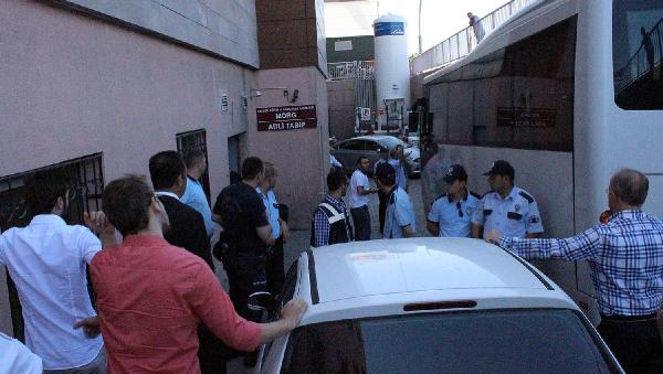 Kayseri’de gözaltına alınan işadamı ve üniversite görevlileri sağlık kontrolünden geçti (2)