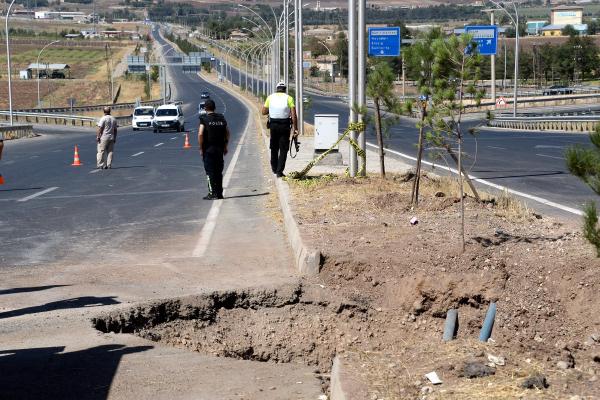 Diyarbakır'da polis otobüsüne bombalı saldırı ucuz atlatıldı