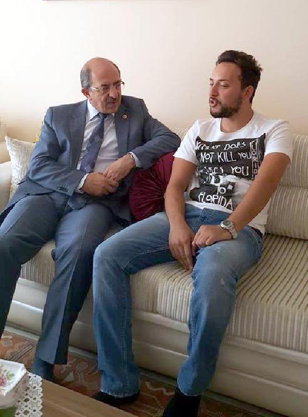 AK Partili Tekden, kaçırılan gümrükçüyü ziyaret etti