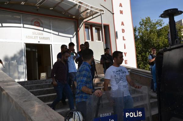 Silvan'da bir kişi, örgüt üyesi olduğu iddiasıyla tutuklandı