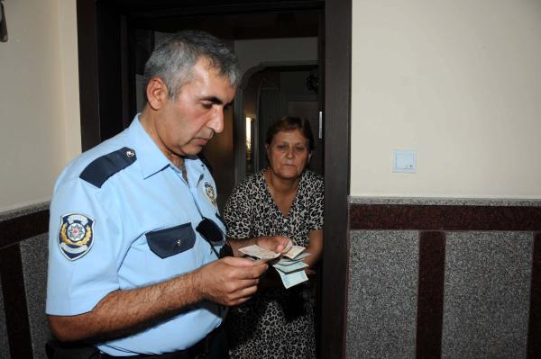 Ev kadınından örnek davranış