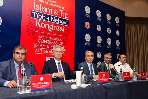 Sare Davutoğlu'nun himayesinde, Adana'da İslam ve Tıp Kongresi
