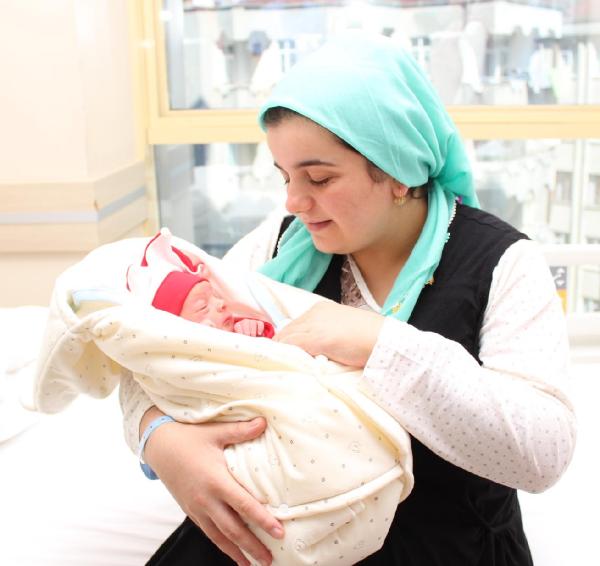 14 yıllık çocuk hasretleri sona erdi, sevinç gözyaşı döktüler