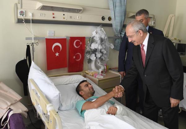 Kılıçdaroğlu, TSK Rehabilitasyon Merkezi'ni ziyaret ederek gazilerle görüştü