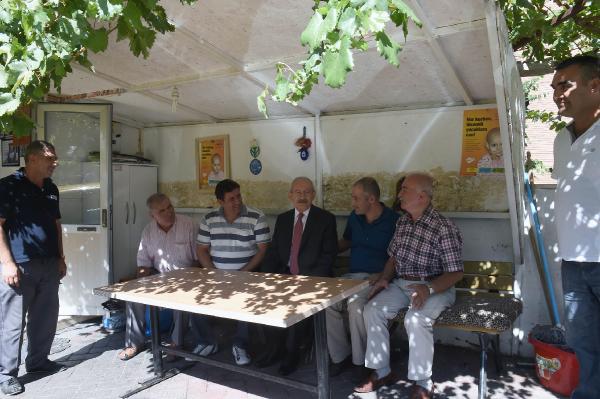 Kılıçdaroğlu, taksi durağını ziyaret etti
