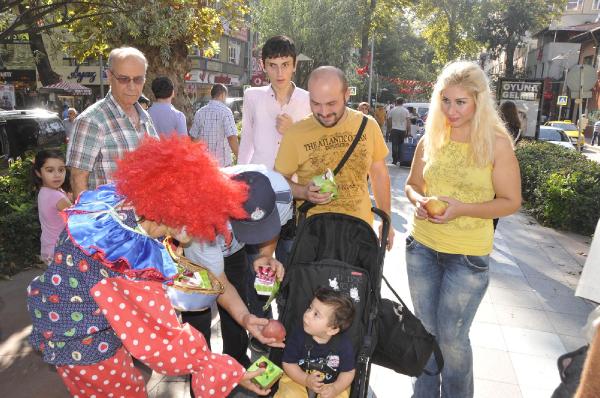 Elma Festivali tanıtımında 2 ton elma dağıtıldı