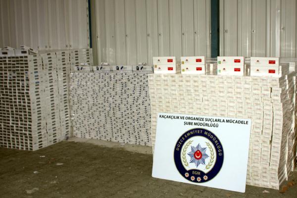 Kolilerden meyveli jöle yerine sigara çıktı