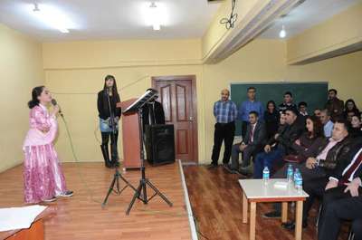 Hakkari'de öğrenciler ses yarışmasında hünerlerini sergiledi