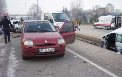 İnegöl'de zincirleme kaza: 1 ölü, 7 yaralı
