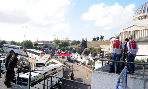 Fotoğraflar // Sığınmacıların otogar bekleyişi 5'inci gününde