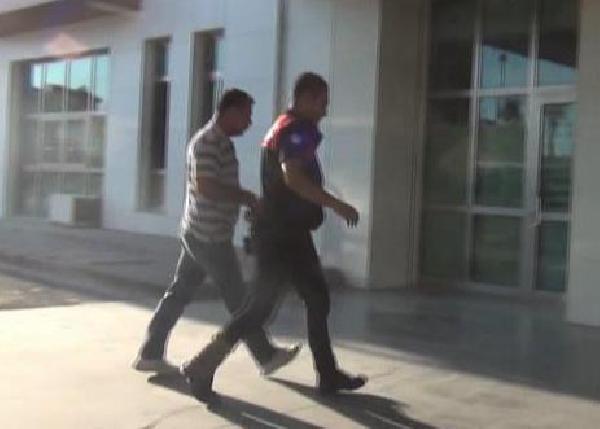 Polise, sopalı saldırı