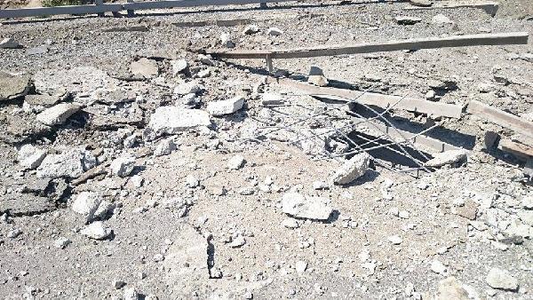PKK, Derecik Beldesi'ne ulaşım sağlayan köprüye zarar verdi