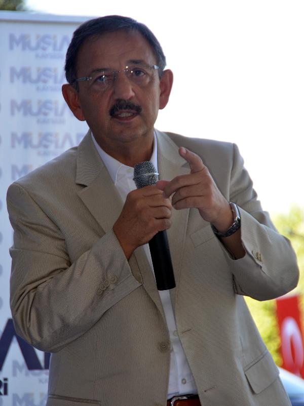 Özhaseki: AK Parti sürekli önü kesilmek istenen atlet gibi