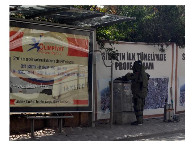 Şüpheli poşet paniğe neden oldu