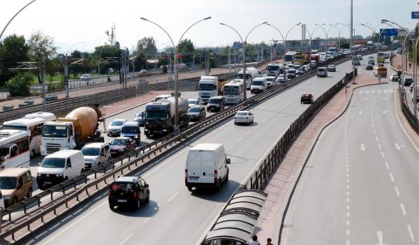 Bayram tatili trafiği beklendiği kadar yoğun değil