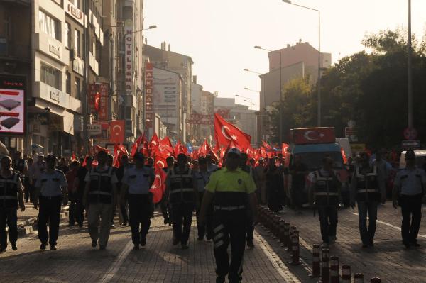 Nevşehir’de 'Şehitlere dua ve bayrağa saygı' mitingi