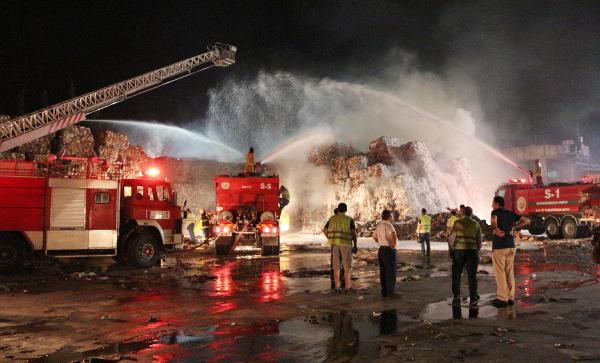 Kahramanmaraş'ta atık kağıt fabrikasında yangın