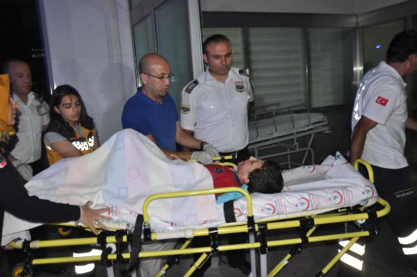 Misafirlikten dönen ailenin üzerine ateş açıldı: 2'si çocuk 4 yaralı