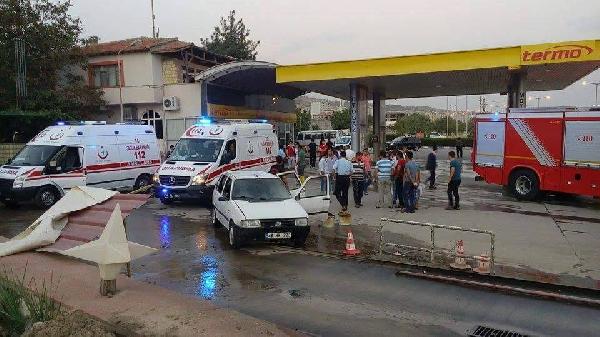 İstasyonda LPG dolumu yapılan otomobil alev aldı: 4 yaralı