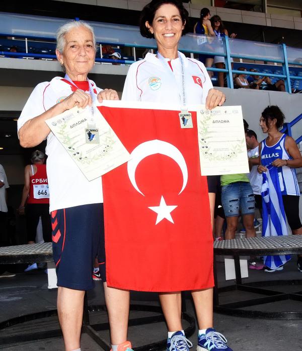 Analı kızlı Balkanlarda rüzgar estirdiler