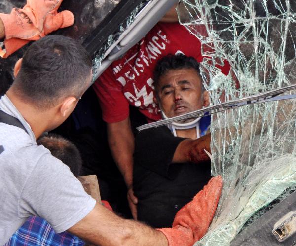 TIR'dan ağır yaralı çıkarıldı, hastanede öldü